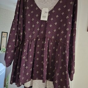 Wonderly Plum V-Neck Peplum Tunic with Cream Motif